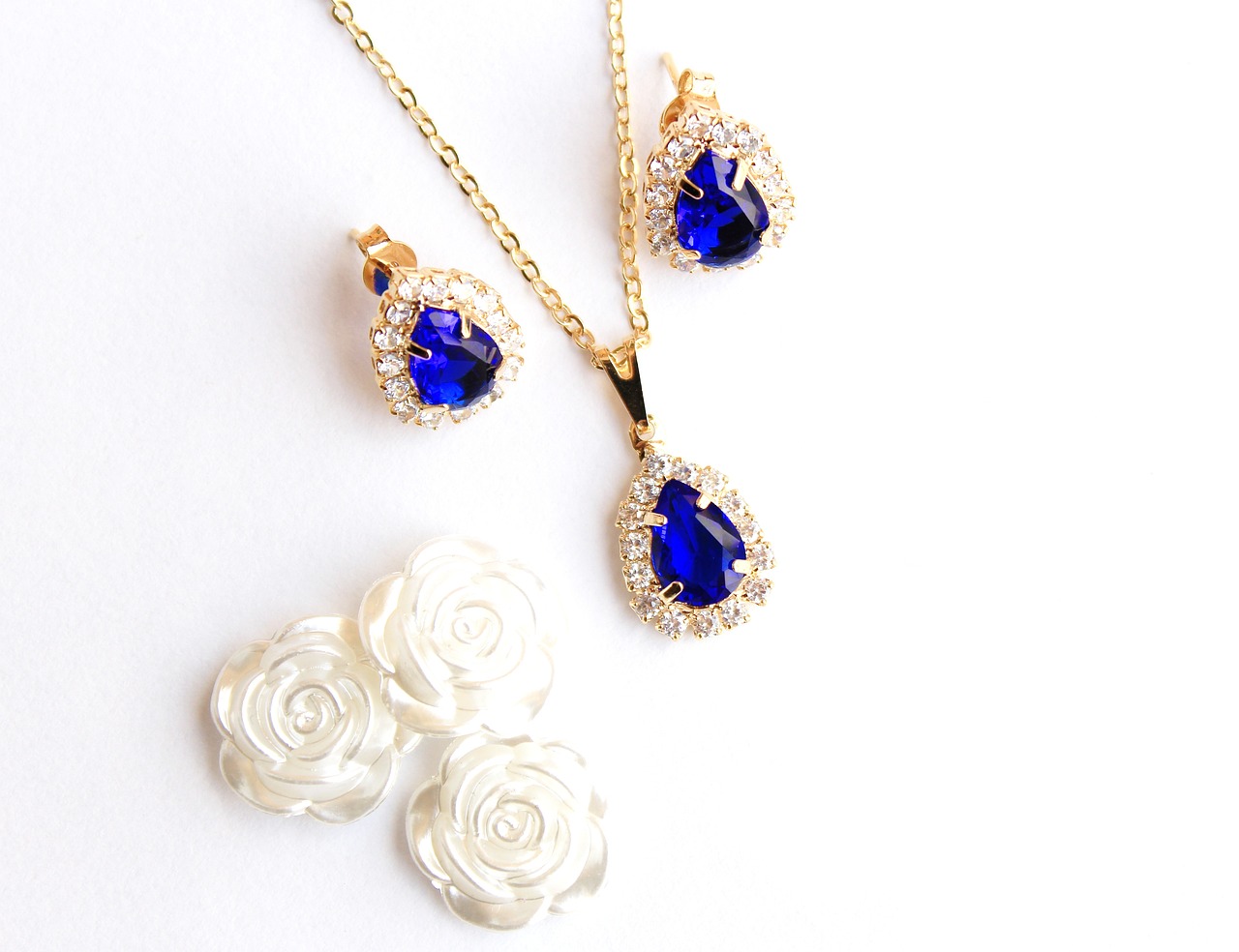 Comment valoriser vos bijoux en boutique ?